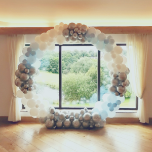 Moongate Balloon Display