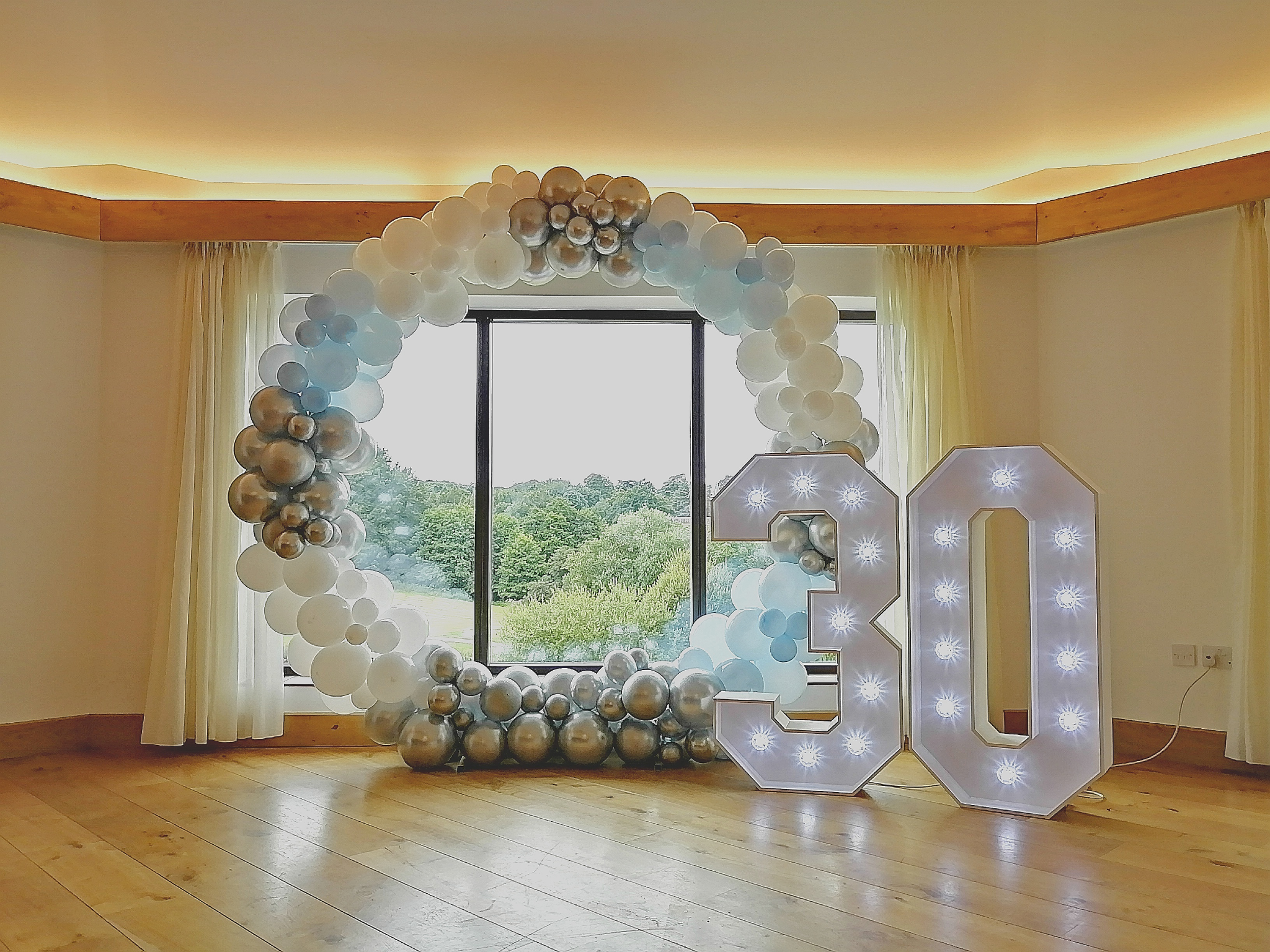 30th Birthday Light Up 30 Balloon Hoop Garland Arch Age in Lights Kent Surrey Sussex